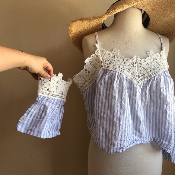 Stella Cruz Striped cold shoulder top - Picture 2 of 4